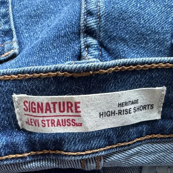 Women’s Levi’s Heritage High Rise Shorts with Frayed Hem Size 18 34 - Picture 6 of 8